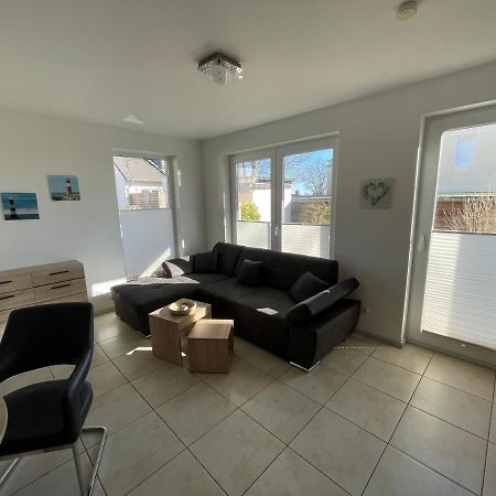 Villa Sara Wohnung Buskam Mit Terrasse Goehren  Buitenkant foto