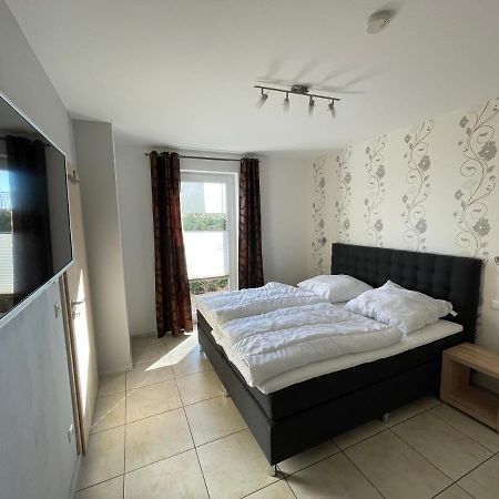 Villa Sara Wohnung Buskam Mit Terrasse Goehren  Buitenkant foto