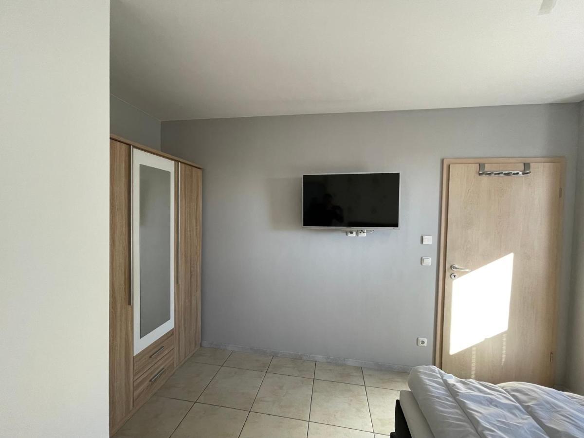 Villa Sara Wohnung Buskam Mit Terrasse Goehren  Buitenkant foto