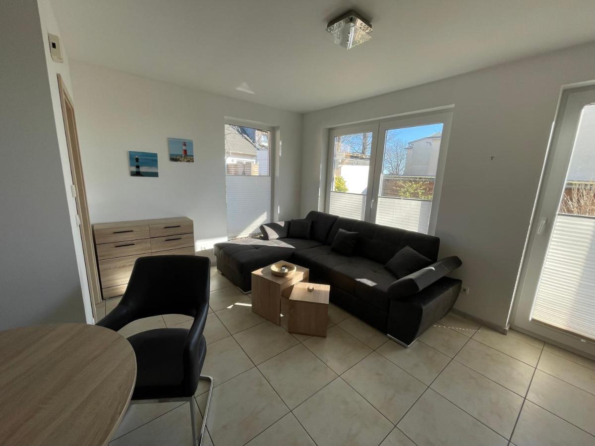 Villa Sara Wohnung Buskam Mit Terrasse Goehren  Buitenkant foto