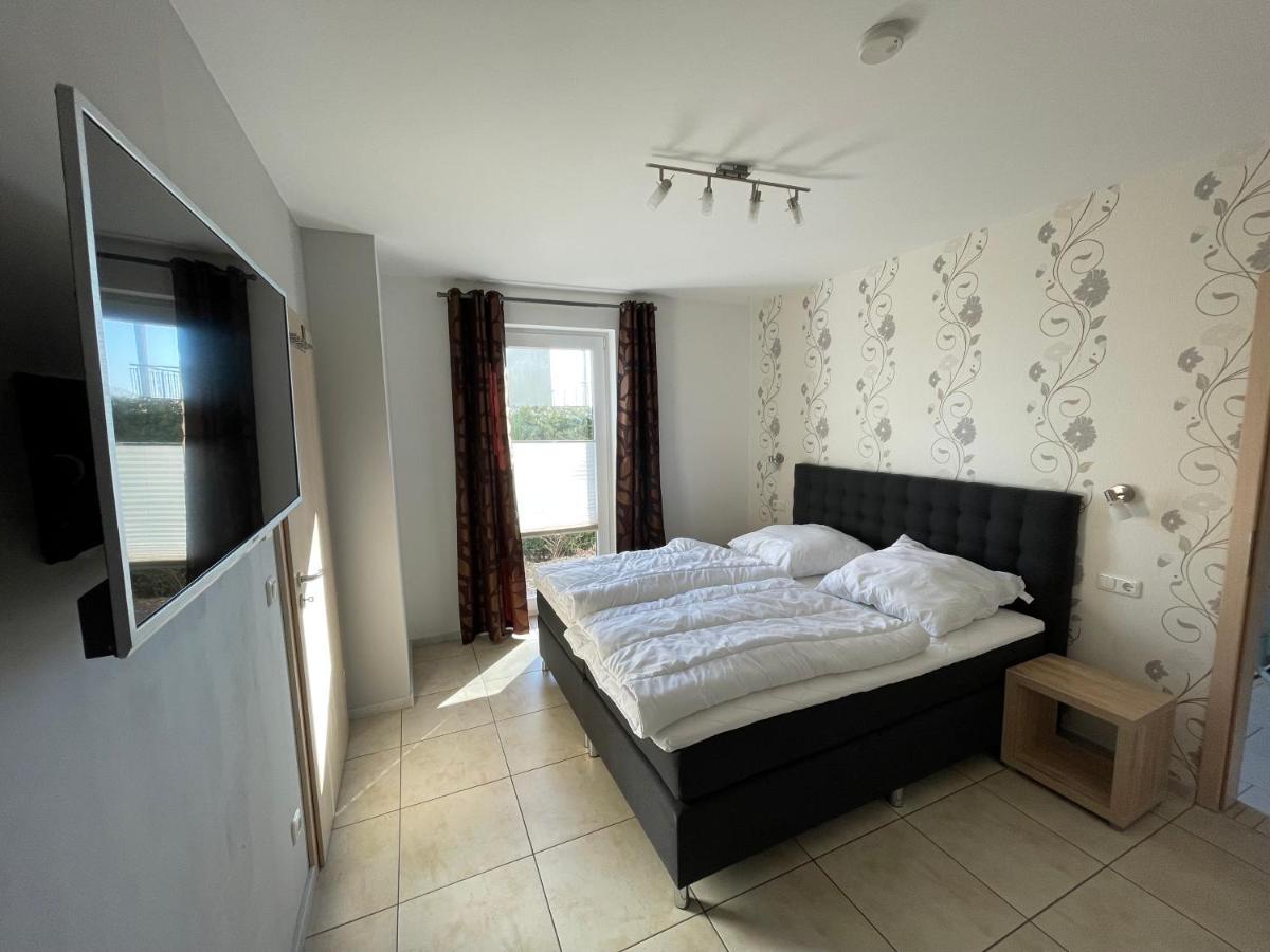 Villa Sara Wohnung Buskam Mit Terrasse Goehren  Buitenkant foto